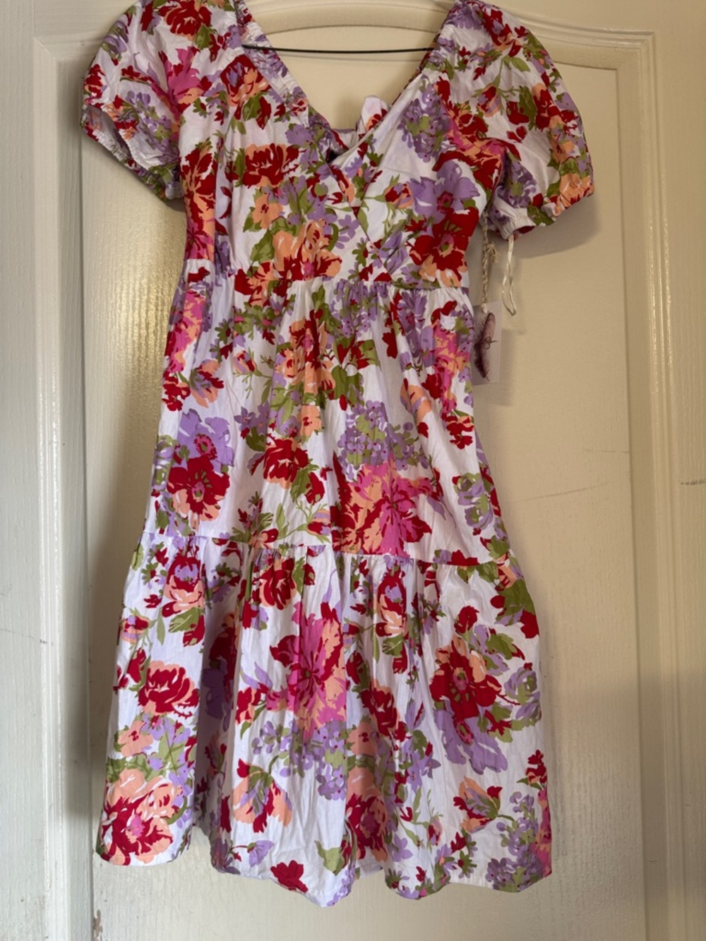 Jessica Simpson Floral Puff-Sleeve Tie-Back Dress in White with Pink & Red - Picture 2 of 9
